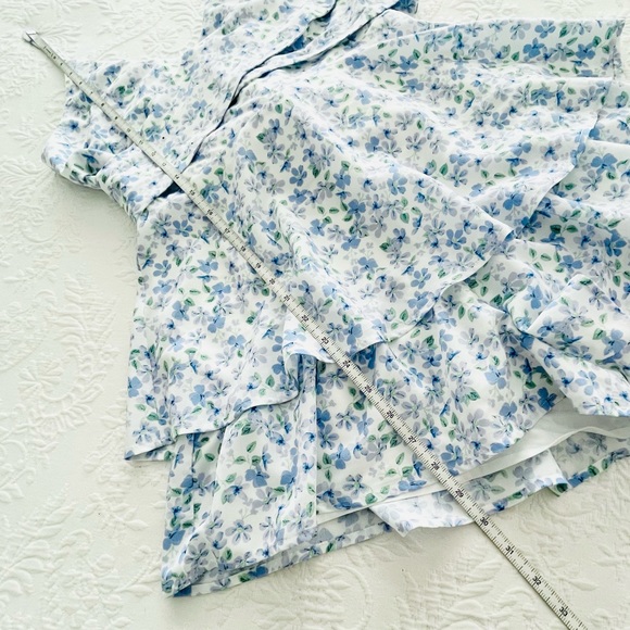 NWOT Lulus Here to Play White Floral Print Sleeveless Tie-Back Romper Small - Picture 13 of 13